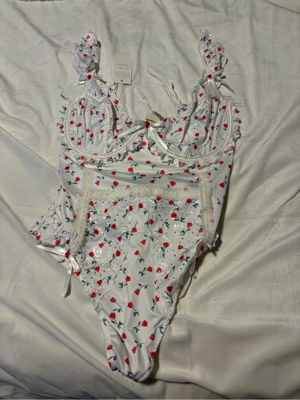NWT.  For Love & Lemons. White Floral Lace Trim Bustier/Bodysuit.